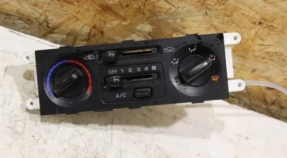 Subaru Forester SF Climate control unit