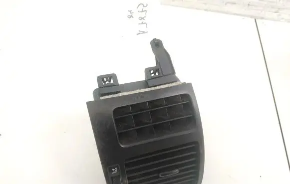 Volkswagen Touran I Dash center air vent grill 1T0819704A