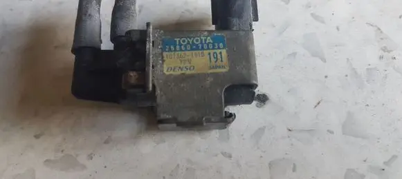 Lexus IS 200-300 Turbo solenoid valve 2586070030 1013621910