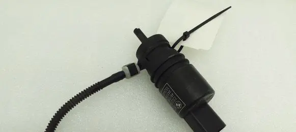 BMW 3 F30 F35 F31 Windscreen/windshield washer pump 7302588 67127302588