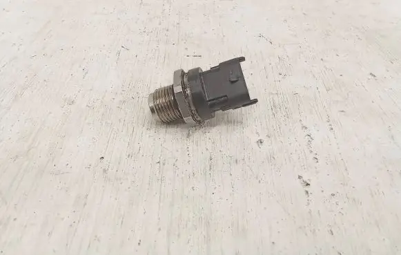 Fuel pressure sensor