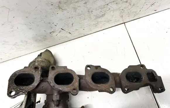 Opel Insignia A Exhaust manifold 55565985 428702815