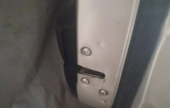 Mitsubishi Outlander Front door lock