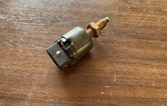 KIA Sorento Brake pedal sensor switch