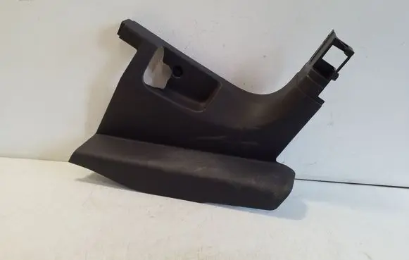 Foot area side trim