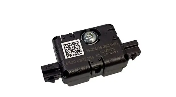 BMW 1 F40 Aerial antenna amplifier 65206832256 6832256