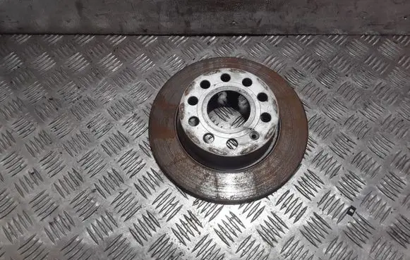 Volkswagen Golf V Rear brake disc