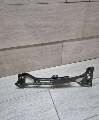 Audi A4 S4 B9 8W Fender mounting bracket 8W0821135C