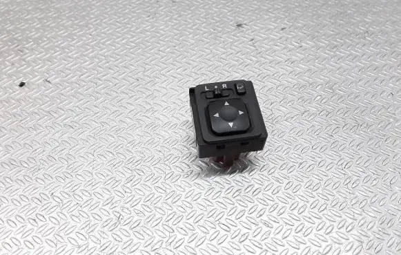 Mitsubishi Grandis Wing mirror switch 183569