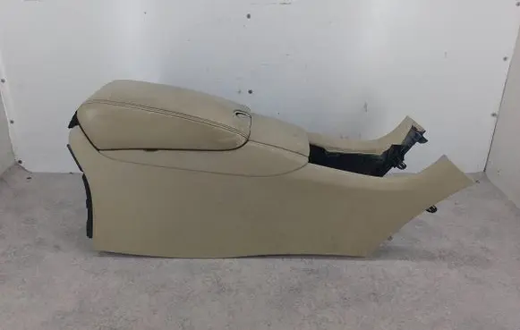 Infiniti EX Center console P10540