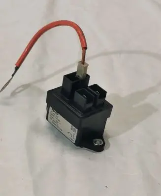 Toyota Prius (XW20) Battery relay fuse G384147020 AEV6910C 200607001549