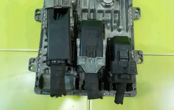 Opel Zafira C Engine control unit/module 395357783