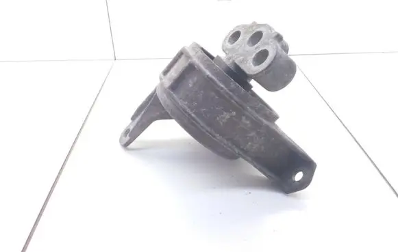 Opel Zafira B Engine mount bracket 210527