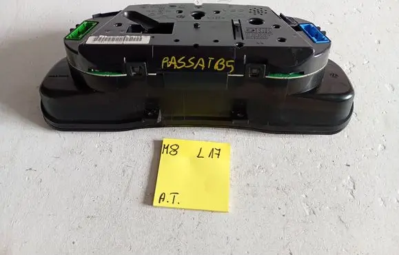Volkswagen PASSAT B5 Speedometer (instrument cluster) 3B1919880C 110008920024