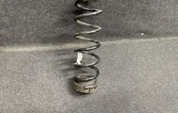 Jeep Grand Cherokee WL Rear coil spring 68568835AB 8835AB