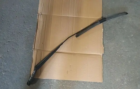 Skoda Octavia Mk4 Front wiper blade arm 5E4955410