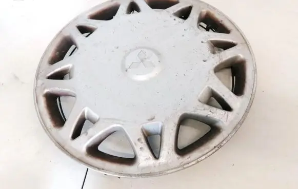 Mitsubishi Lancer R14 wheel hub/cap/trim 7210765005