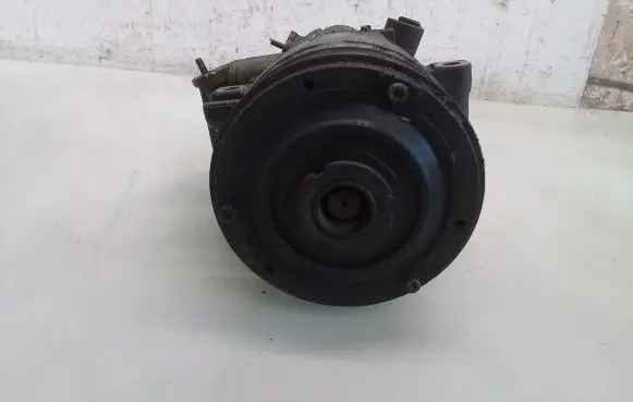 Skoda Fabia Mk1 (6Y) Air conditioning (A/C) compressor (pump) 6Q0820803