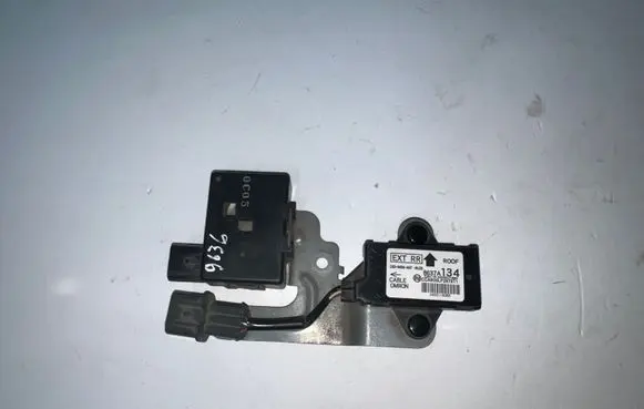 Mitsubishi Lancer Evolution Aerial antenna amplifier 8637A134