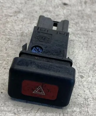 Nissan X-Trail T30 Hazard light switch