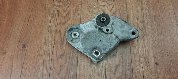 Renault Vel Satis Engine mounting bracket 8200000015