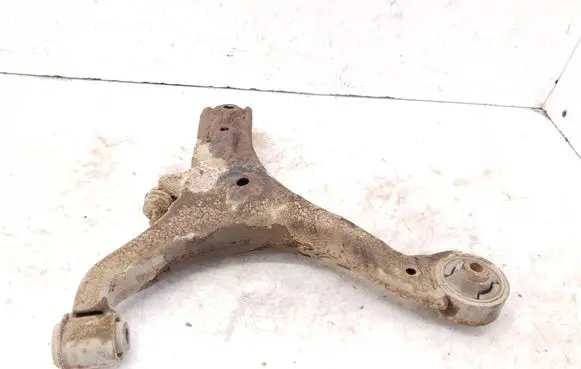 Honda FR-V Front lower control arm/wishbone