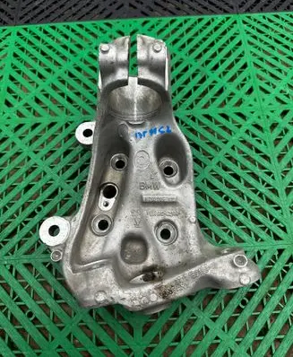 BMW 1 F20 F21 Front wheel hub spindle knuckle 6792285