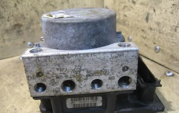 Renault Scenic II - Grand scenic II ABS Pump BOSCH0265232067 8200737985 7911110714BOSCH0265800519