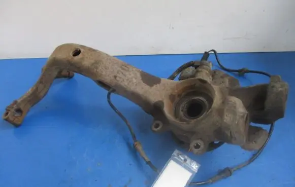 Volkswagen PASSAT B5 Front wheel hub spindle knuckle