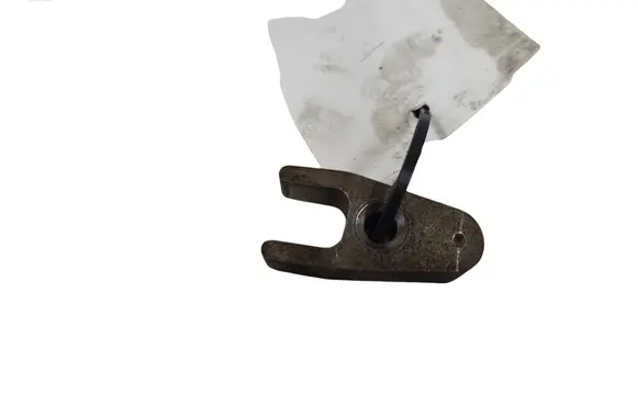 Mercedes-Benz CLS C218 X218 Fuel Injector clamp holder 