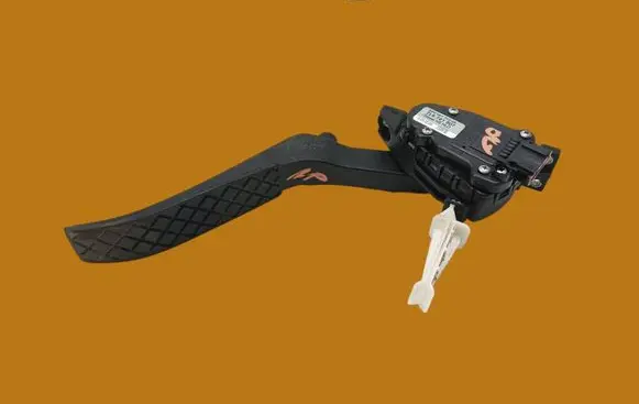 Volkswagen Touareg I Accelerator throttle pedal 7L6721507