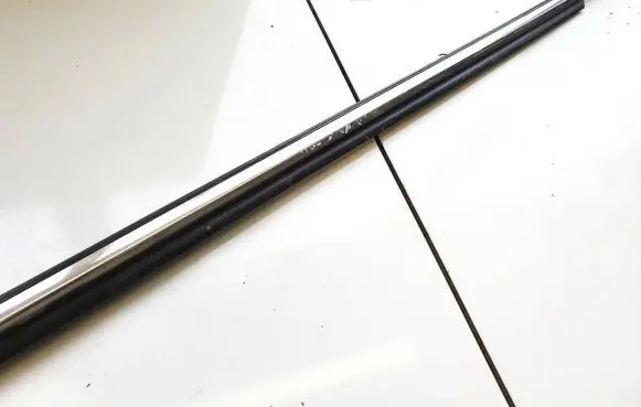 Toyota Avensis T250 Front door glass trim molding 