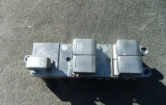 Nissan Qashqai Electric window control switch 25401BB65A