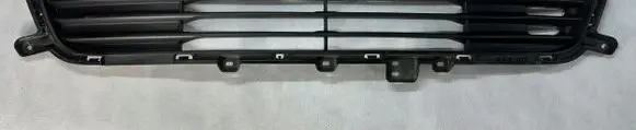 Mitsubishi Outlander Front bumper lower grill 6402A233
