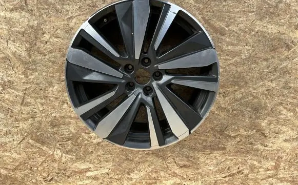 R19 alloy rim