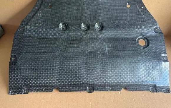 Porsche Cayenne (9Y0 9Y3) Engine splash shield/under tray 4M0825235AQ PAB825235F
