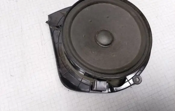 Seat Cordoba (6K) Front door speaker 