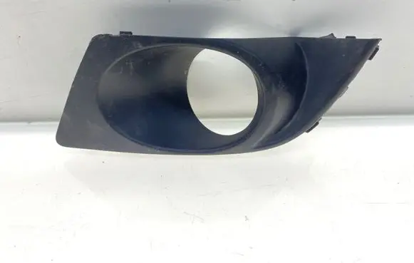Subaru Legacy Front fog light trim/grill 37731AG070