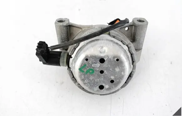 Engine mount bracket