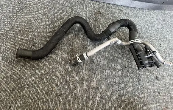 Renault Megane IV Thermostat/thermostat housing 110608920R A6082000015