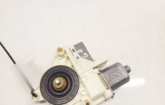 Peugeot 407 Rear door window regulator motor 0130822200