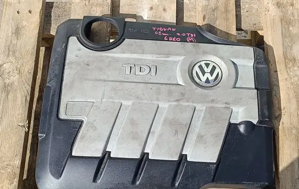 Volkswagen Tiguan Engine cover (trim) 03L103925 03L103925C