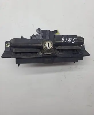 Audi A3 S3 8L Tailgate/trunk/boot exterior handle 8D9827565A 4B0827565B
