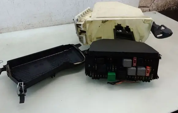 Mercedes-Benz E W212 Fuse box set A2129000206 A2125400082