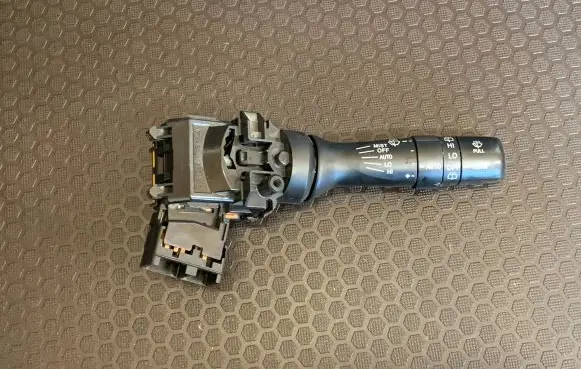 Lexus RX 330 - 350 - 400H Wiper control stalk 173848