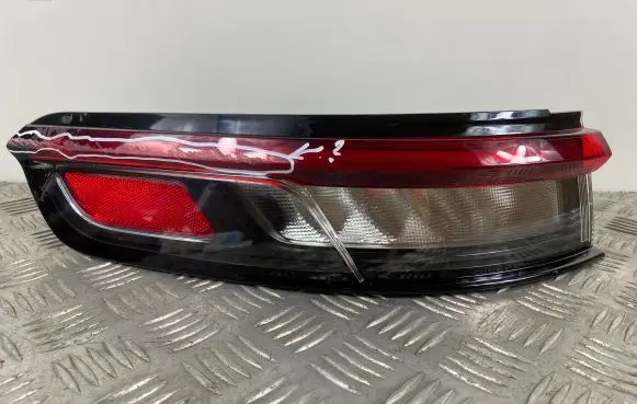 Jeep Grand Cherokee WL Rear/tail lights P68421133AD