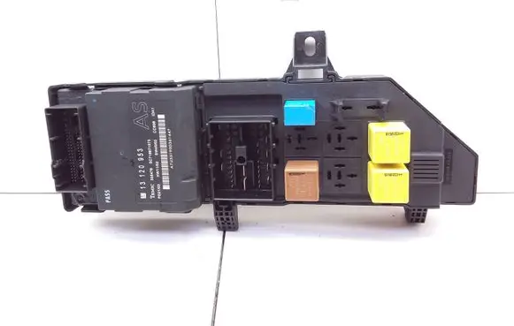 Opel Signum Relay mounting block 24400590 518721030