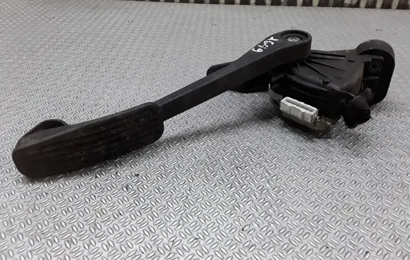 Volvo XC90 Accelerator throttle pedal 30666656