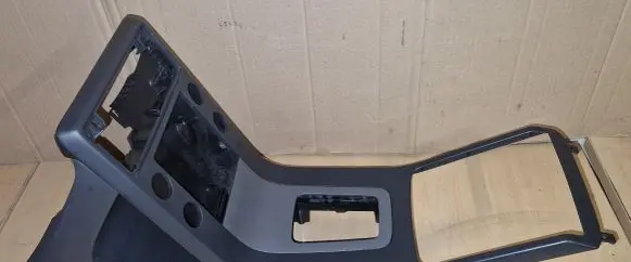 Volvo V70 Center console