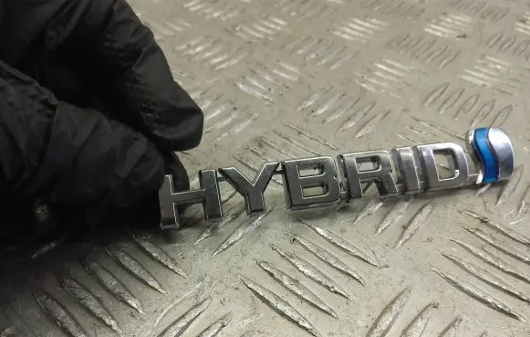 Toyota C-HR I Fender model badge letters 75374-F4010